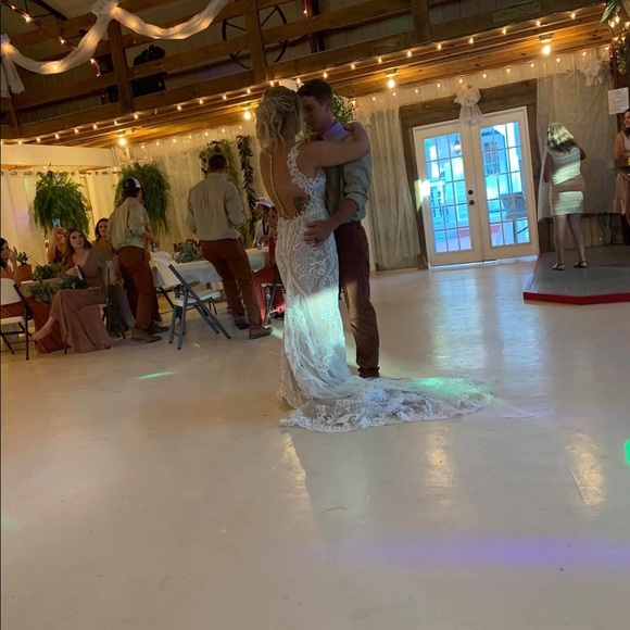 Wedding dress - Picture 4 of 4